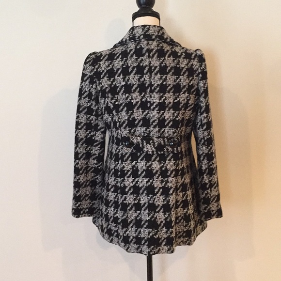 Black and white patterned button front coat - Picture 2 of 5